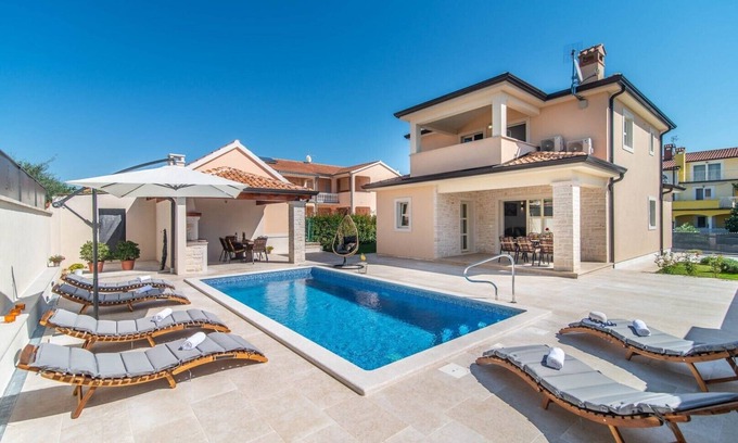 Vrvari Villa | Villa Orchidee for Family