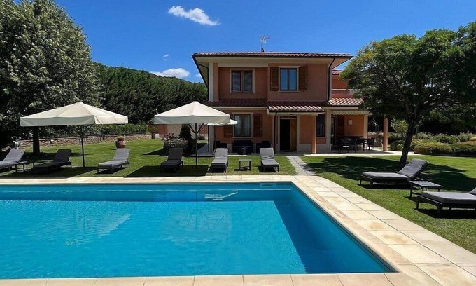 Loro Ciuffenna Villa | Villa Oscar: A pleasant and spacious two-story villa surrounded by the greenery, with Free WI-FI.