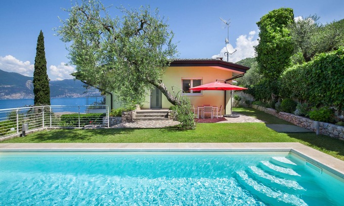 Torri del Benaco Villa | Villa Palladini With Pool