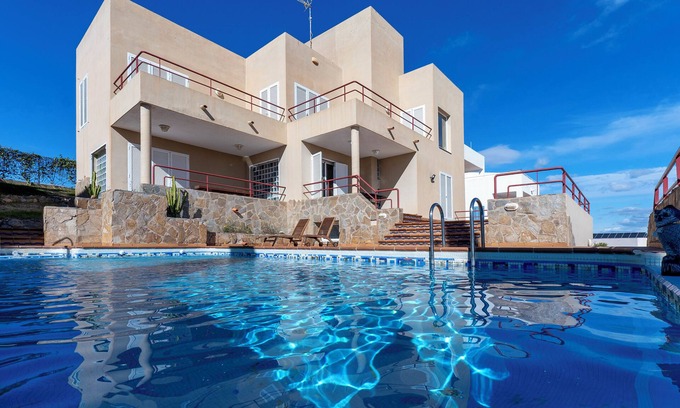 Mojacar Villa | Villa Paraíso in Mojácar with pool for 14 guests – 7 bedrooms – 3.5 bathrooms