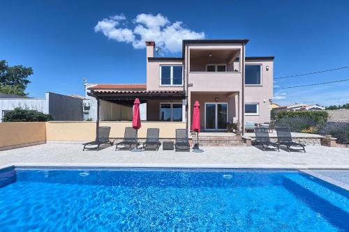 Peruski Villa | Villa Pascal