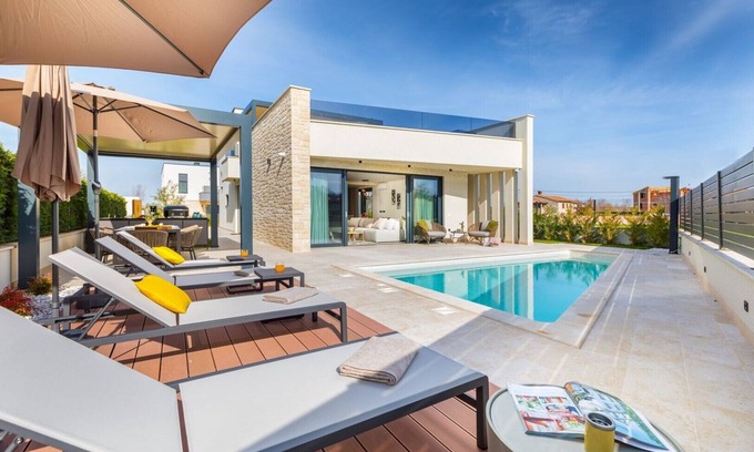 Stranici kod Nove Vasi Villa | Villa Pelin - beautiful luxury villa with private pool and jacuzzi in Porec