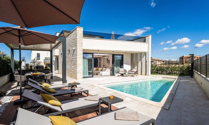 Stranici kod Nove Vasi House | Villa Pelin Exclusive mit Pool und Whirlpool