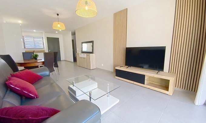 Montblanc Villa | Villa perfect for family holidays with swimming pool and 15 min from Cap d'Agde