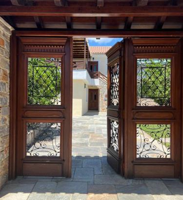 Skiathos Town House | Villa Pigadi