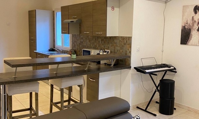 Meyrargues House | Villa Piscine Billard Baby-foot Ping-pong Terrain de Pétanque