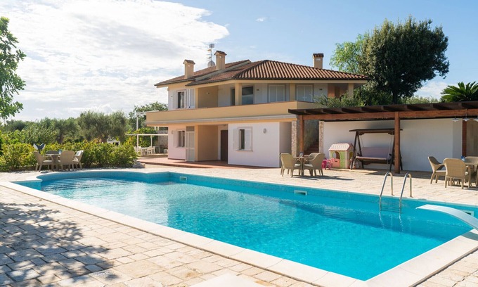 Polignano a Mare Villa | Villa Polignano con piscina by Wonderful Italy