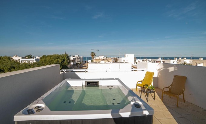 Torre Santa Sabina Apartment | VILLA PONENTE - Beach & Jacuzzi