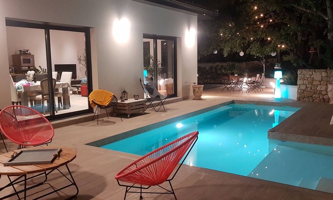 Belvezet Villa | VILLA PPIED, CLIM, PISCINE CHAUFFEE, 2VELOS ELEC, BORNE VOIT ELECT BELVEZET