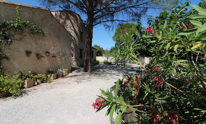 Le Puy-Sainte-Reparade Villa | Villa Provence
