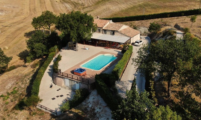 Fossombrone Villa | Villa private pool Jacuzzi in panoramic position. September special offers! Book!