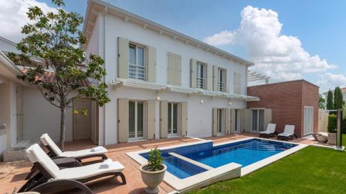 Vabriga House | Villa Rafaelle by Villas Holiday