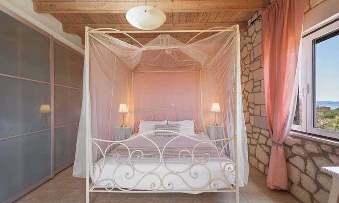 Akrotiri Villa | Villa Rea Chania