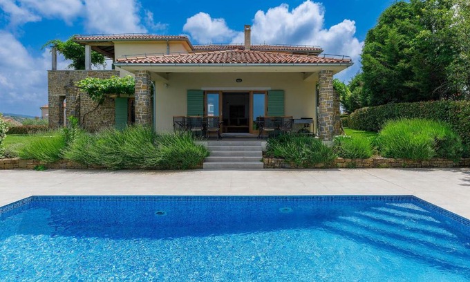 Baredine Villa | Villa Remington by Interhome