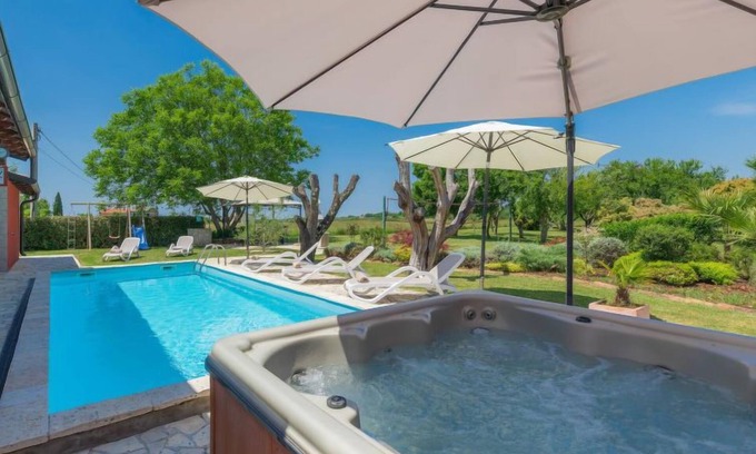 Kaldanija House | Villa Renzo by Interhome