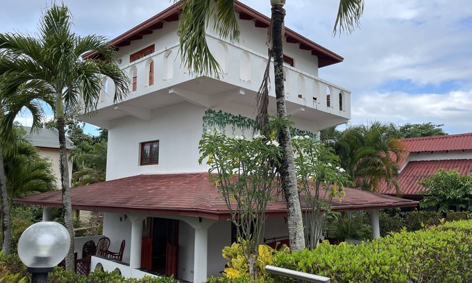 Puerto Bahia House | Villa Roció.ideal Para Canciones Familiares o Negocios.a Solo 8 Mn del Centro s