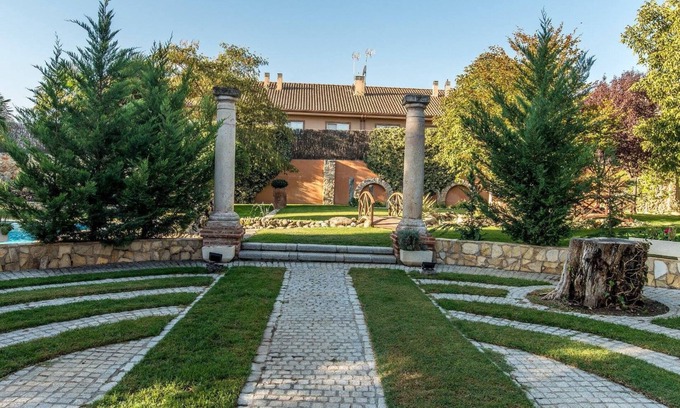 Carabana Villa | Villa Romana
