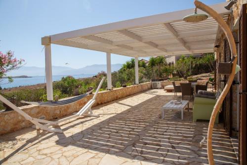 Halki House | Villa Romanza beach villa