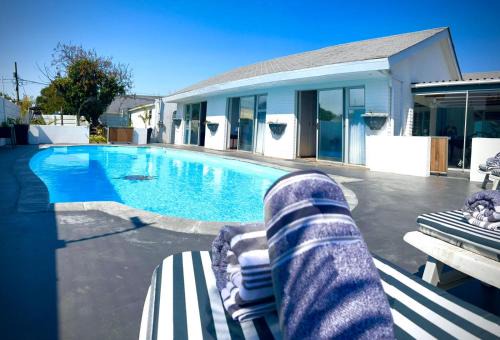 Milnerton House | Villa Rosa Luxury with Pool