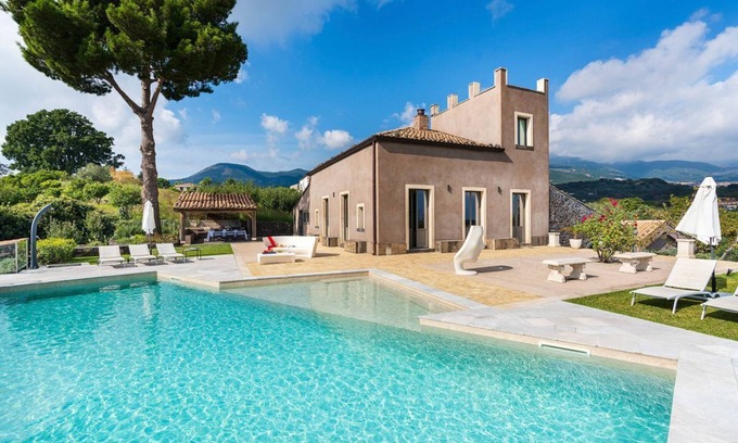 Zafferana Etnea Villa | Villa Rossi - Five Bedroom Villa, Sleeps 10