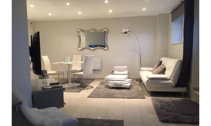 Oberlauterbach Villa | Villa ROYAL - Apartment with private entrance