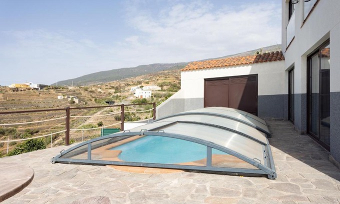 Fasnia Villa | Villa Rural La Zarza by Sunkeyrents