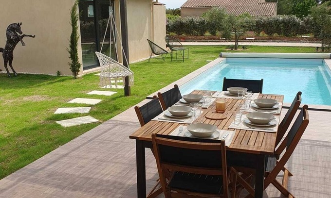 Croagnes Villa | Villa Sable En Provence, rated 4*. Heated swimming pool.