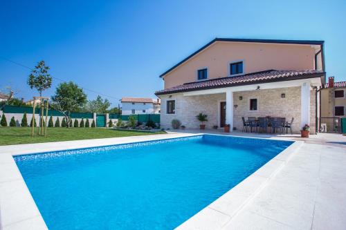 Nova Vas Apartment | Villa SA-RA