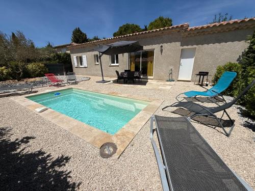 Mormoiron Villa | Villa Santa - Piscine - Wi-Fi - Proche Ventoux - idéal Cyclistes