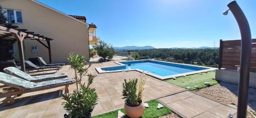 Bicine Apartment | Villa Scolopax rusticola Skradin with heated pool