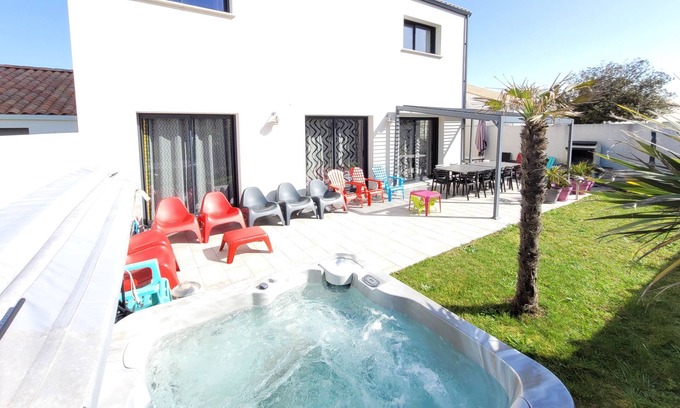 Vendee House | Villa Seaside- Jaccuzzi BEACH 200 m walk !