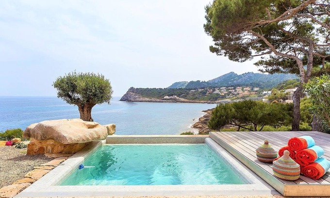 Provensals Villa | Villa 'Seaside' with Sea View, Wi-Fi and Air Conditioning