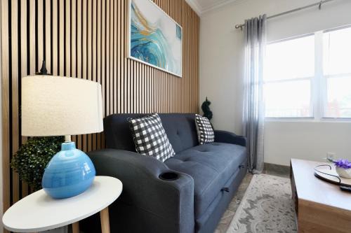 Crescent Beach House | Villa Serenō -2BR Luxe - Hammocks & Beach Bliss