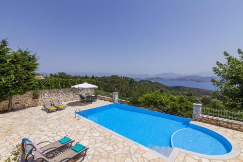 Petaleia Villa | Villa Serpa by Villa Plus