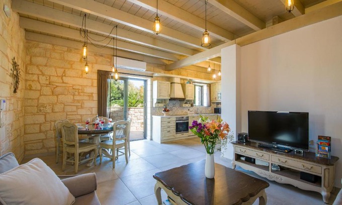 Kato Stalos Villa | Villa Sirocos