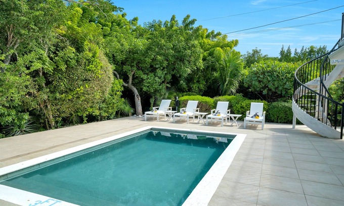 Grace Bay West Villa | Villa Solis - Steps from Grace Bay Beach