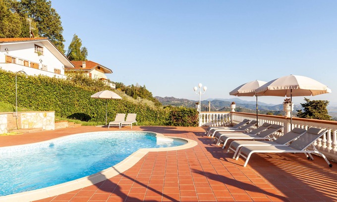 Corsanico Villa | 'Villa Sophia' with Pool, Balcony, Terrace & Wi-Fi