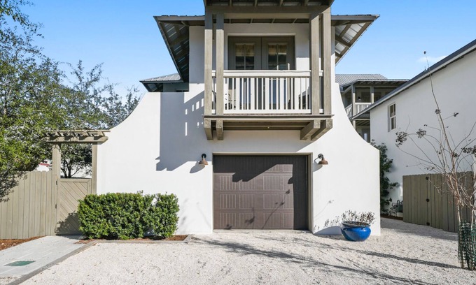 Rosemary Beach Villa | "Villa St. John Carriage House" | Between Inlet & Rosemary Beach | Free Bike Cruisers
