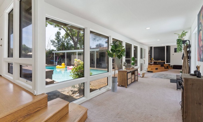 Southwestern Sacramento House | Villa Style home in the Sacramento Area with pool