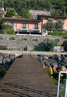 Brenzone sul Garda House | Villa sul Lago con pontile privato a Brenzone sul Garda - Unique and exclusive