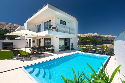 Jurandvor Villa | Villa Supernus II with Heated Pool