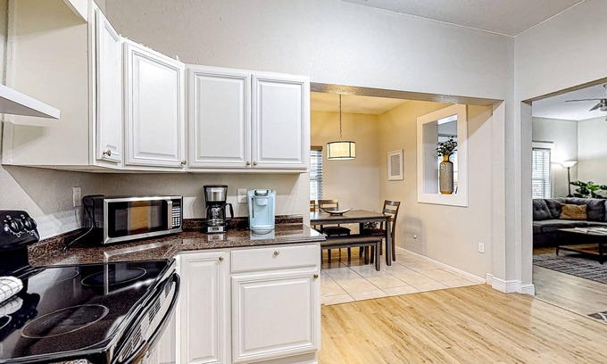 River District House | Villa Tessa | 4-BR | 6 Beds | Pool | Hot Tub | Dog OK | AMI | IMG