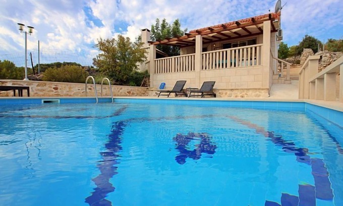 Sutivan House | Villa Tonka by Interhome