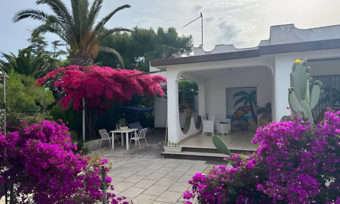 Taranto Villa | Villa 'Torretta - Mare Salento' with Sea View, Private Garden and Air Conditioning