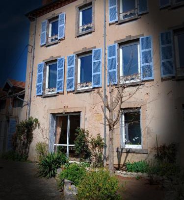 Saint-Germain-Lembron Bed & Breakfast | Villa Toscane