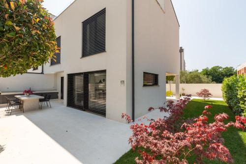 Basanija Villa | Villa Ventana with terrace and BBQ