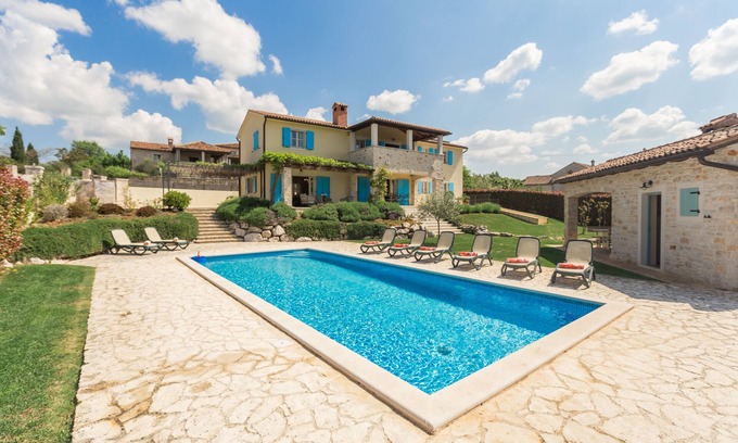 Heraki Villa | Villa Vista Azzurra with pool, summer kitchen and well-tended garden