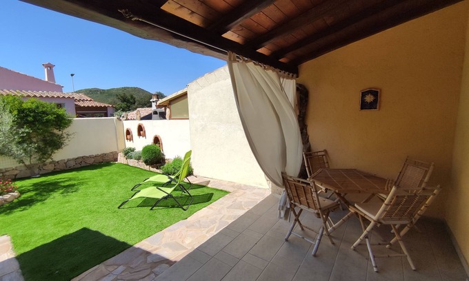 Loiri Porto San Paolo House | Villa with Garden Unmissable close to Beaches, Airport and Port