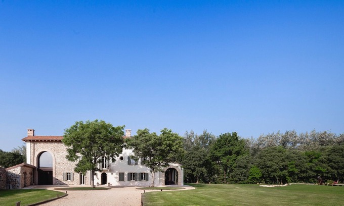 Pescantina Apartment | VILLA WITH 8 BEDS