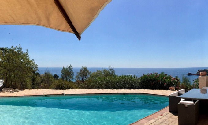 Theoule-sur-Mer Villa | Villa with a magnificent sea view on a private garden/5min away from the beach